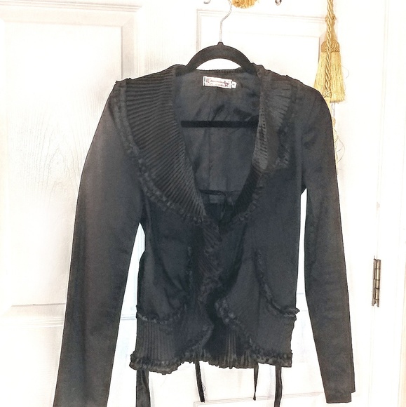 Rinascimento flirty ruffled Victorian jacket - Picture 3 of 3